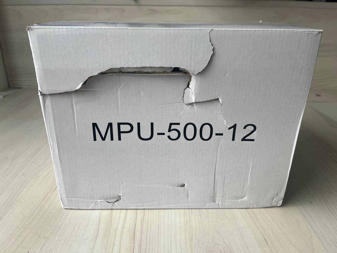 Záložní zdroj MHPower MPU-500-12, UPS, 500W, čistý sinus, 12V - Bazar