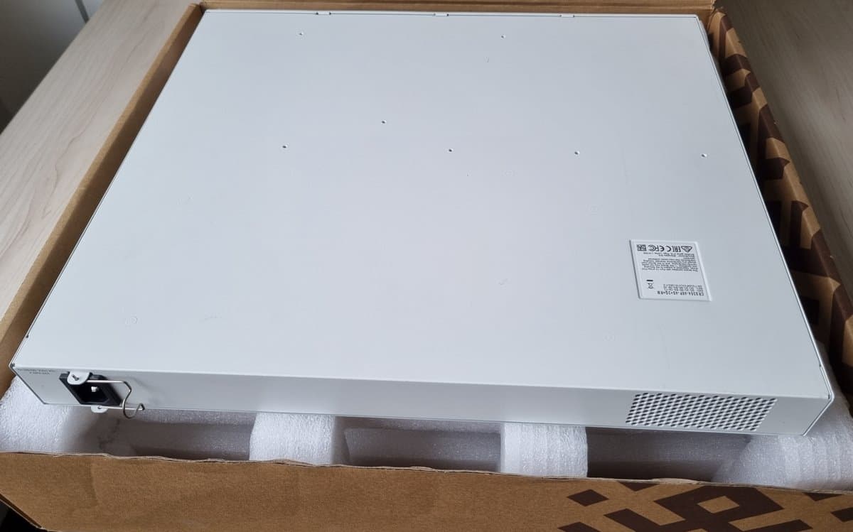 MikroTik Cloud Router Switch CRS354-48P-4S+2Q+RM - Bazar