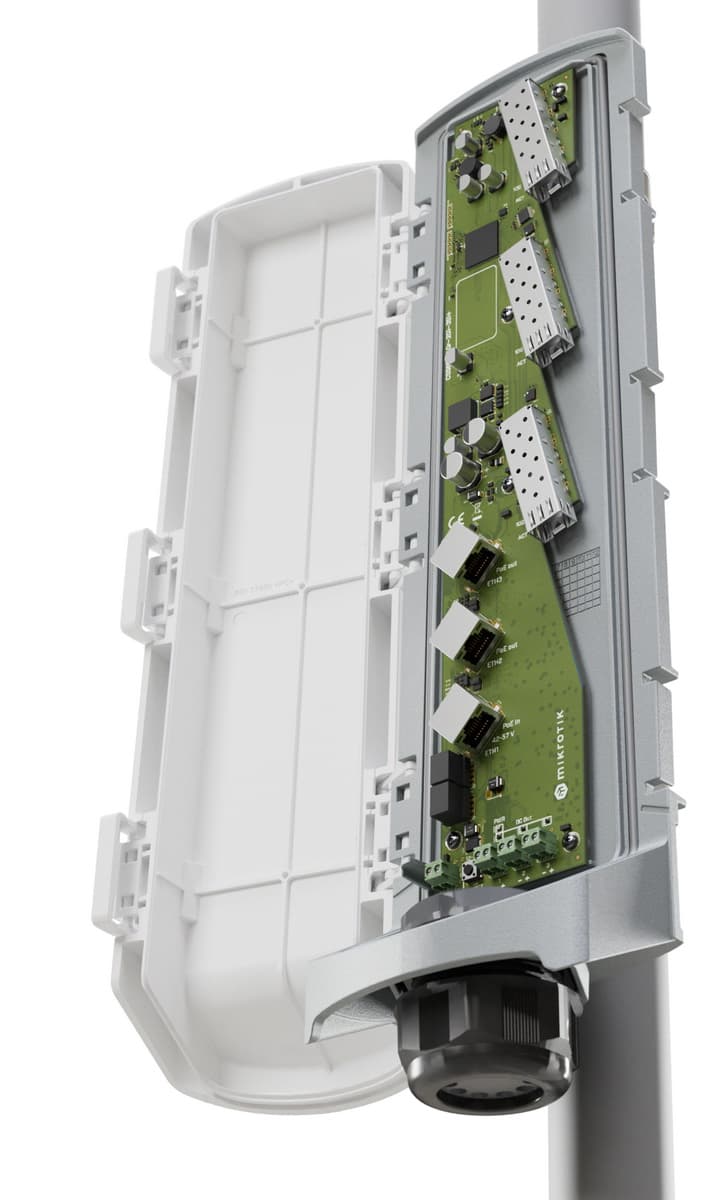 MikroTik GPERx6 CSS606-1G-2Gi-3S+OUT