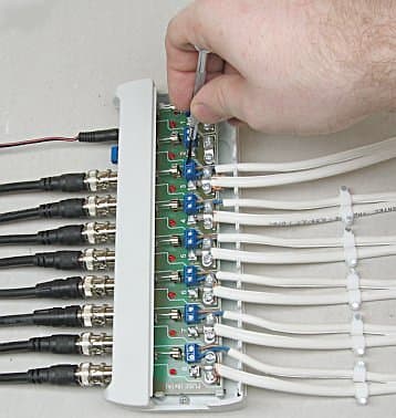 Napájecí distributor: G-8