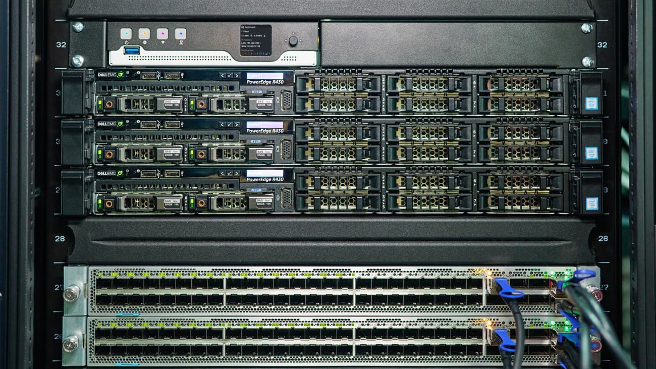 Rackové úchyty pro Turris Omnia NG