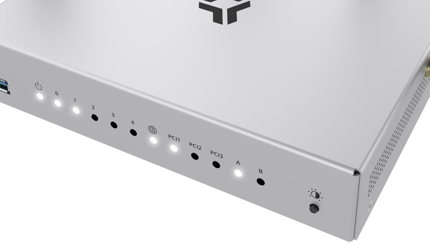 Turris Omnia Wi-Fi 6, stříbrný