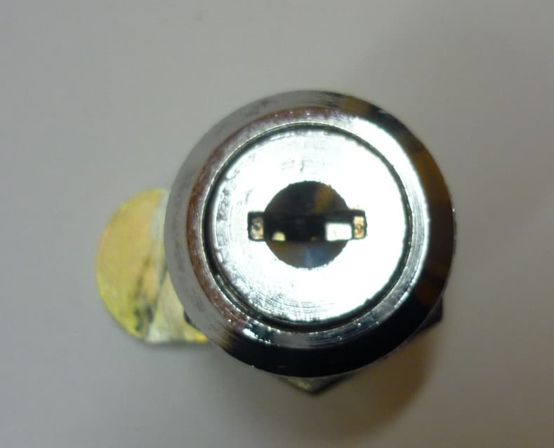 Zámek do plech. skříní s klíčem