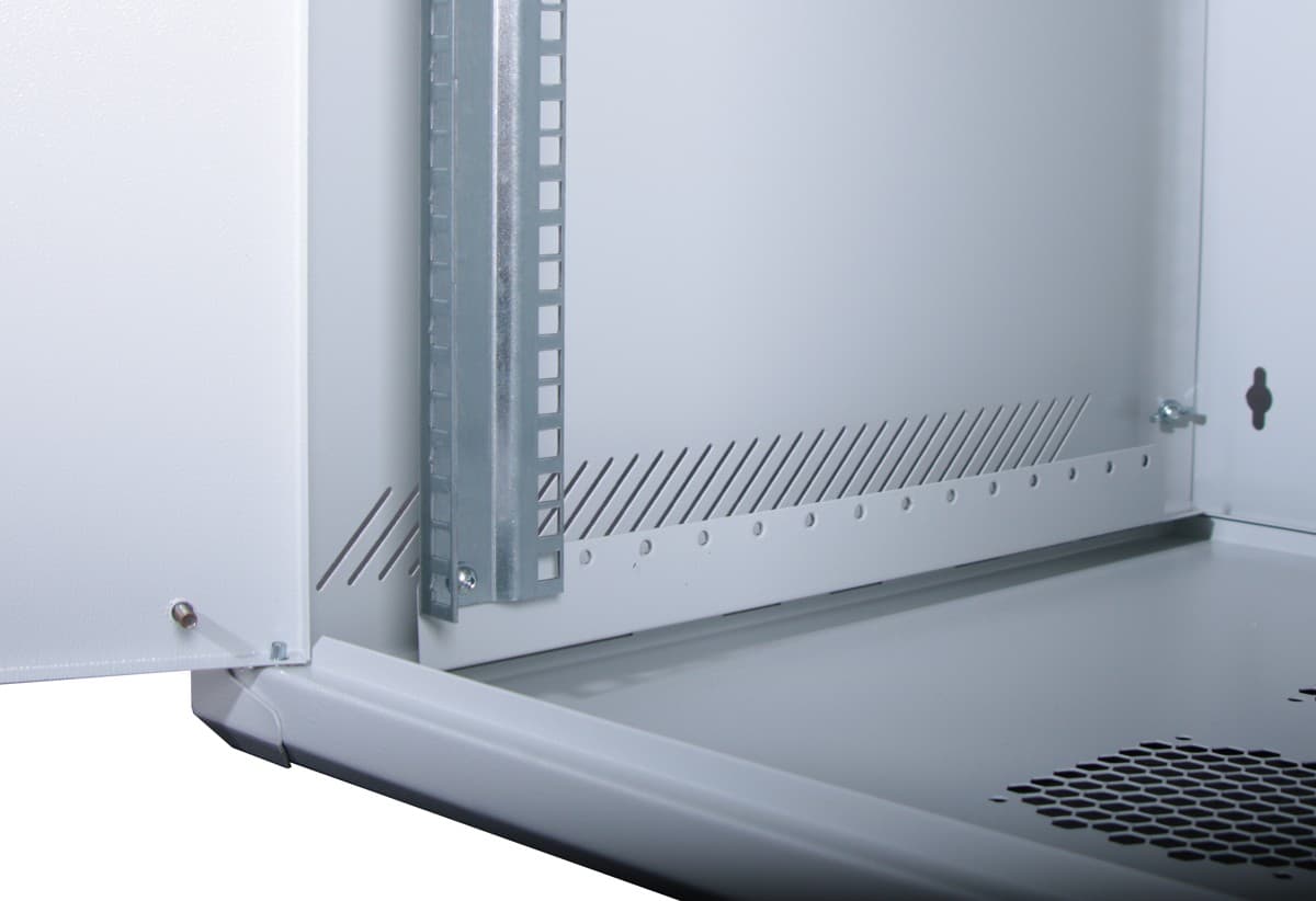 Masterlan jednodílný rozvaděč 19" 9U/600mm, rozložený - FLAT PACK, plechové dveře