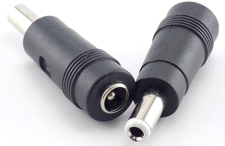 Redukce pro DC zdroje, konvertuje 2.1mm DC jack na 2.5mm - rovná